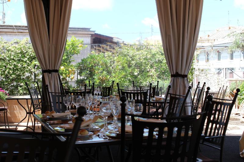 Deluxe Double Room image 1