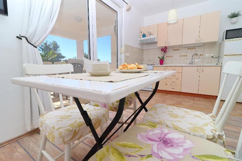 Two-Bedroom Apartment with Terrace and Sea View image 2
