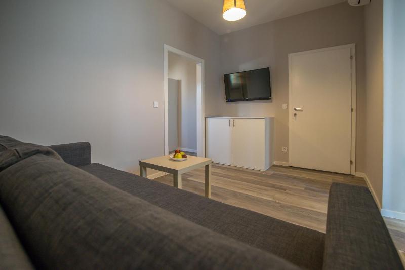 Studio with Balcony image 2