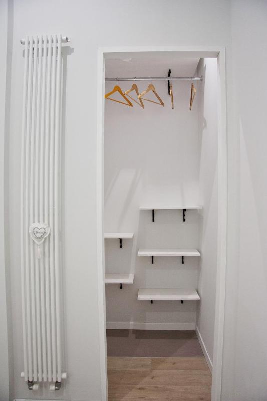 King Studio with Sofa Bed image 2