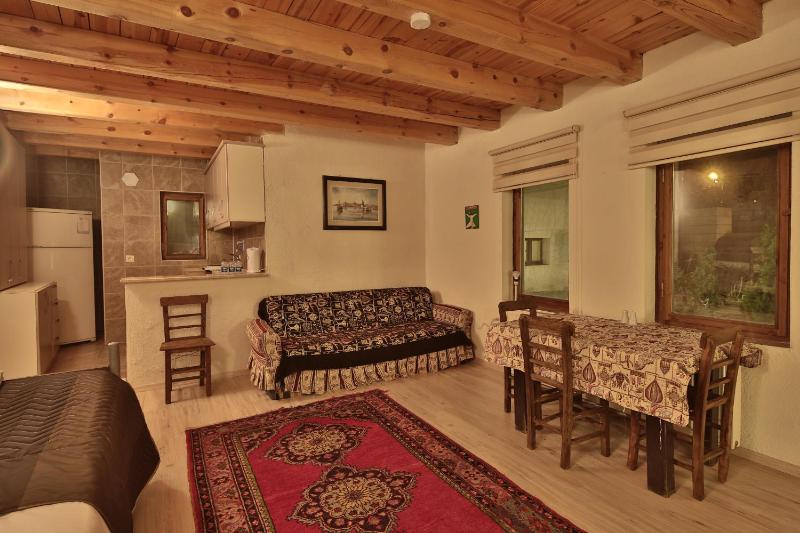 Family Room image 3