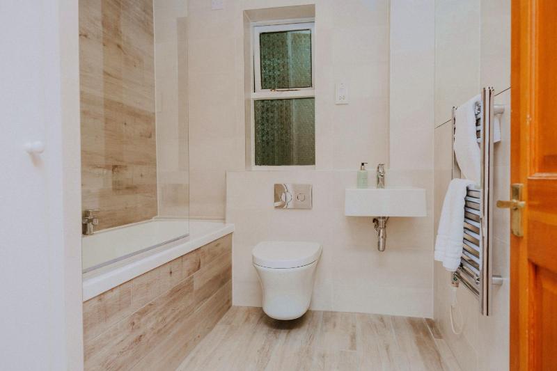 Two-Bedroom Lodge - Glen Esk image 2