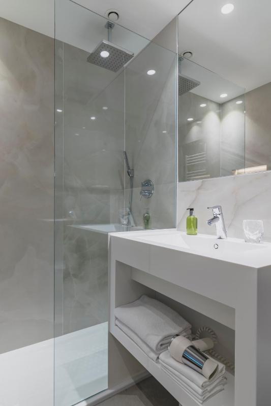 Standard Double Room image 2