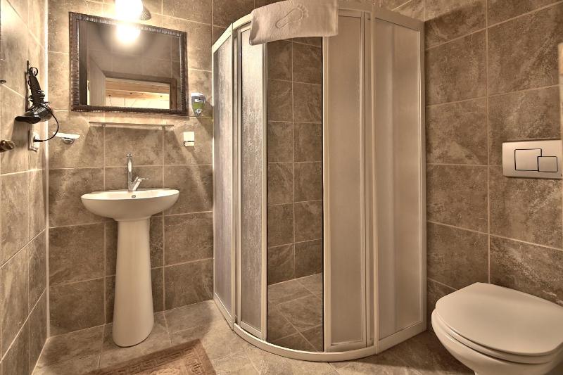 Family Room image 1