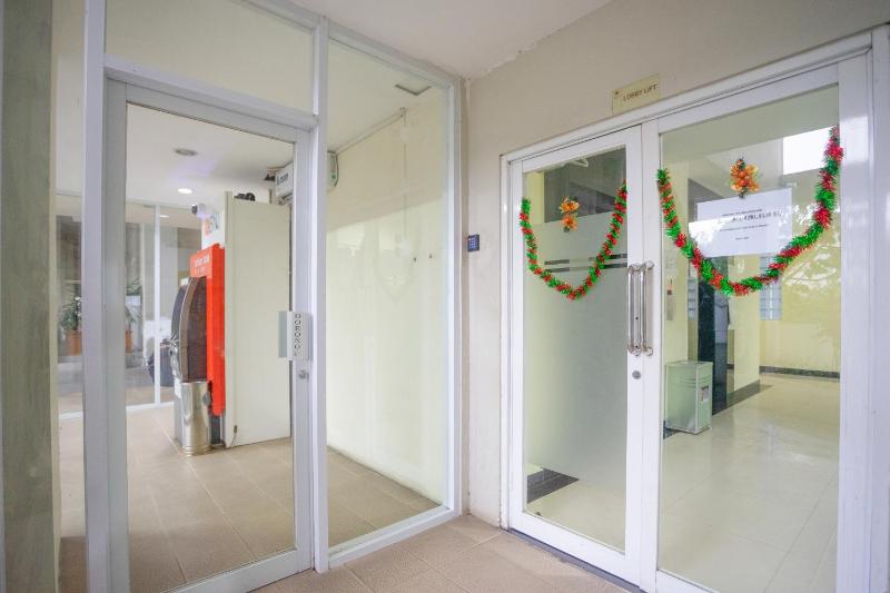 RedDoorz Apartment at Bogor Valley - image 18