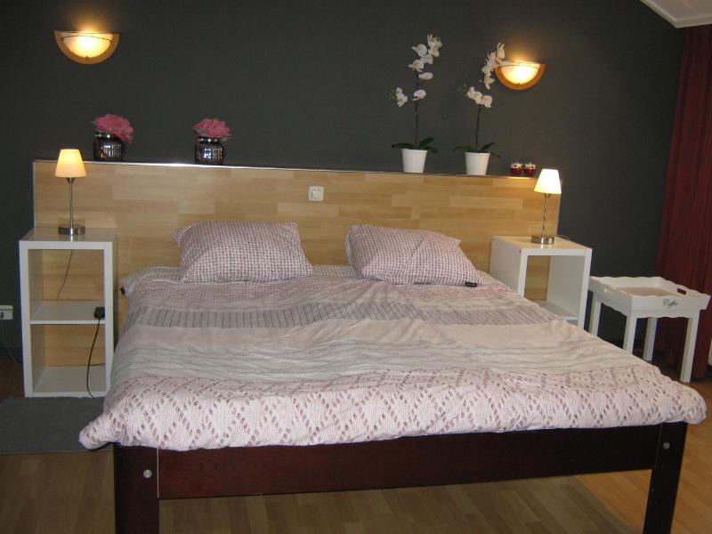 Deluxe King Room image 4