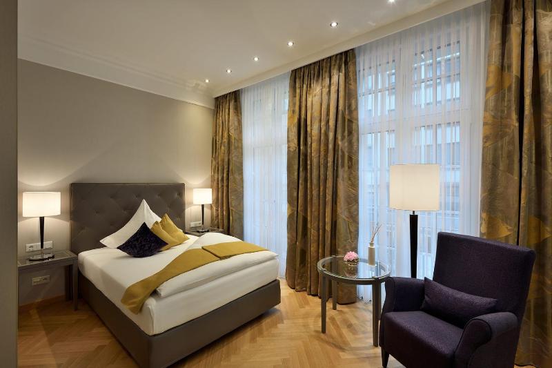 Deluxe Single Room image 1