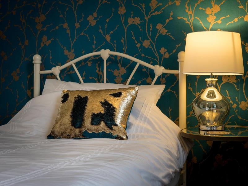 Channel View Guest House - image 14