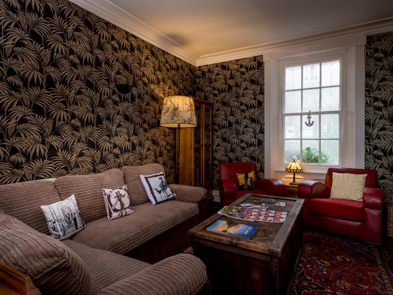 Channel View Guest House - image 38