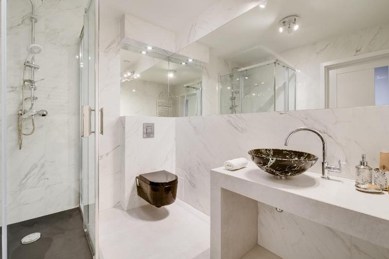 Superior Apartment image 2