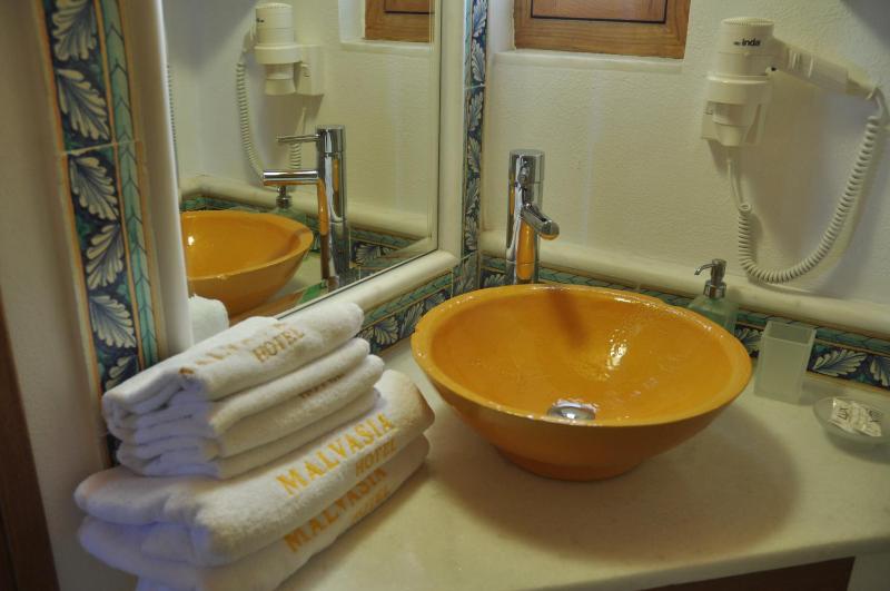 Superior Family Room image 2