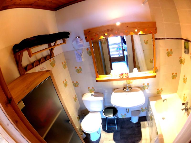 Quadruple Room with Balcony image 2