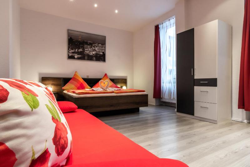 Double Room image 4