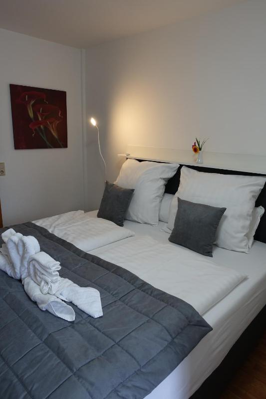 Double Room image 3
