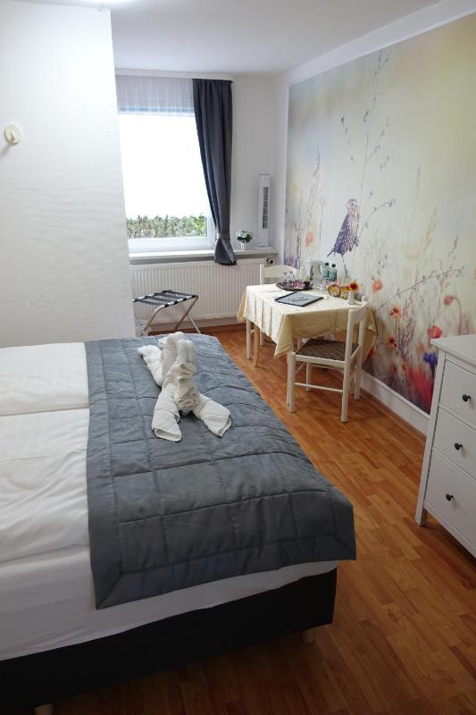 Double Room image 2