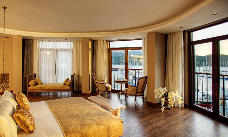 Presidential Suite image 3