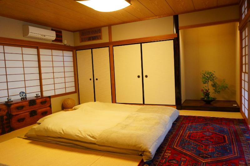 Atelier Bee's Knees Bed & Breakfast - image 9