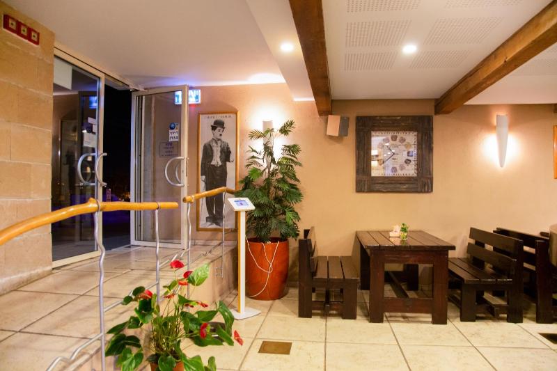 Motel Aviv - image 31