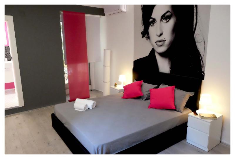 Deluxe Triple Room image 4