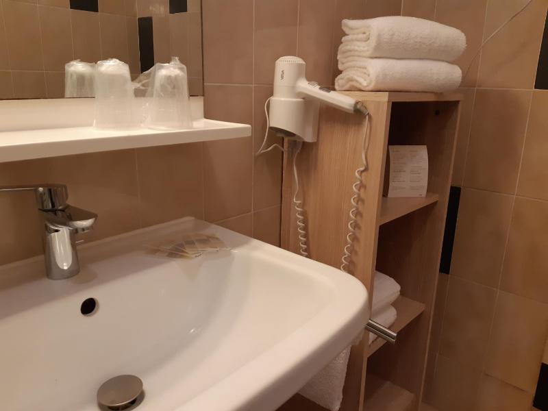 Triple Room with Garden View image 2