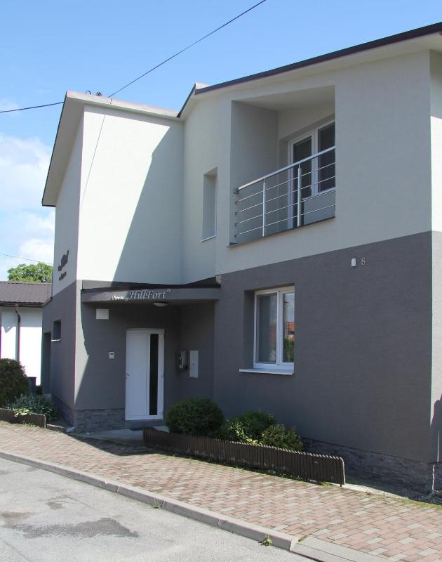 One-Bedroom Apartment with Terrace image 2