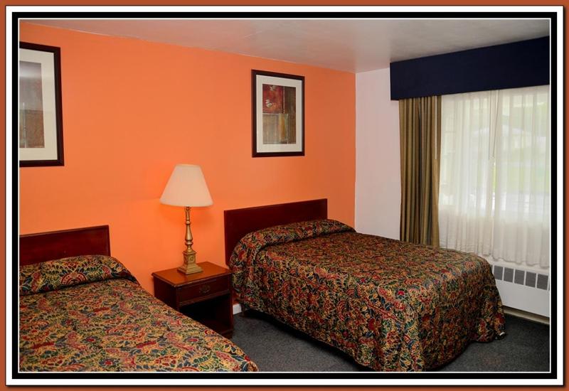 Double Room with Two Double Beds image 3