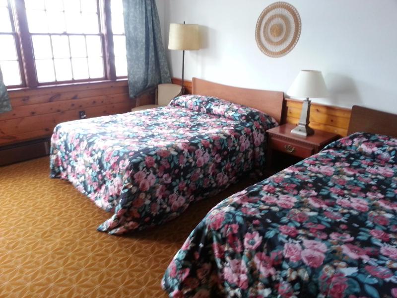 Double Room with Two Double Beds image 2