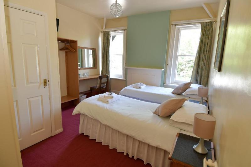 Double or Twin Room with Shower and Bath image 1