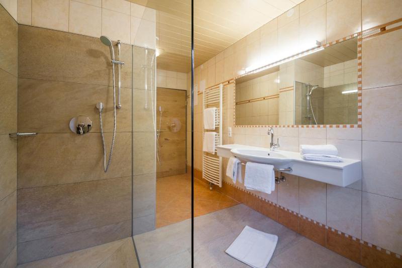 Superior Four-Bedroom Apartment image 3