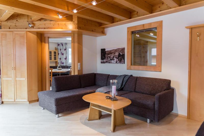 Superior Four-Bedroom Apartment image 4