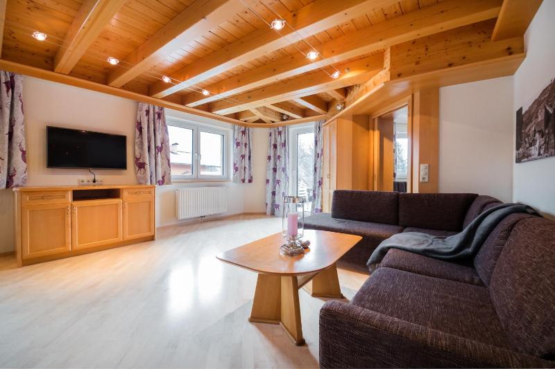 Superior Four-Bedroom Apartment image 1