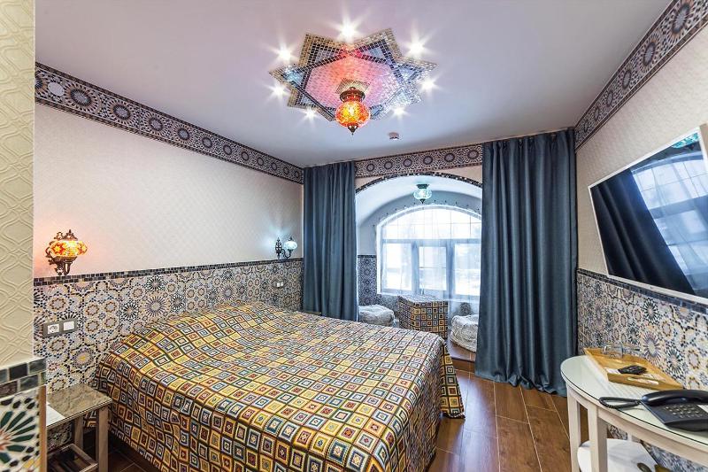 Standard King Room image 2