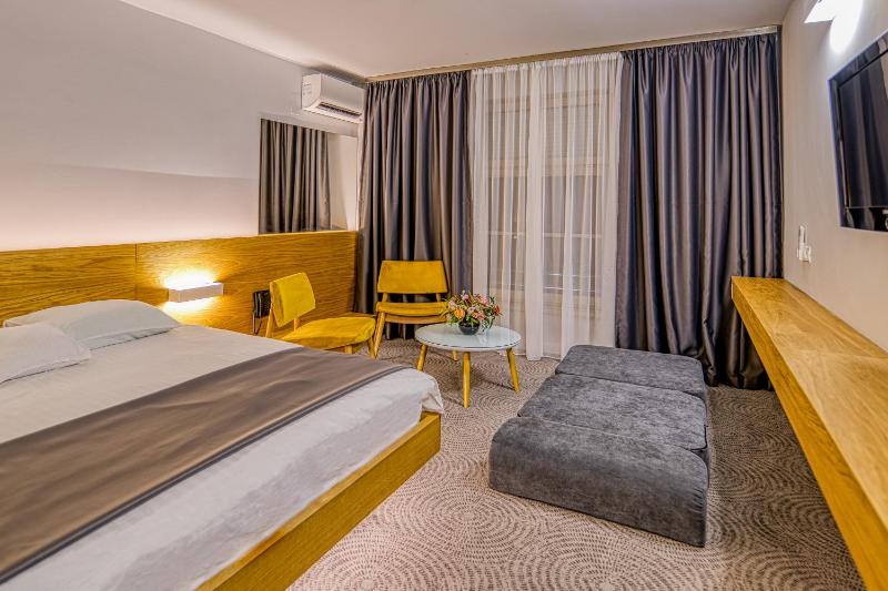 Double Room image 1