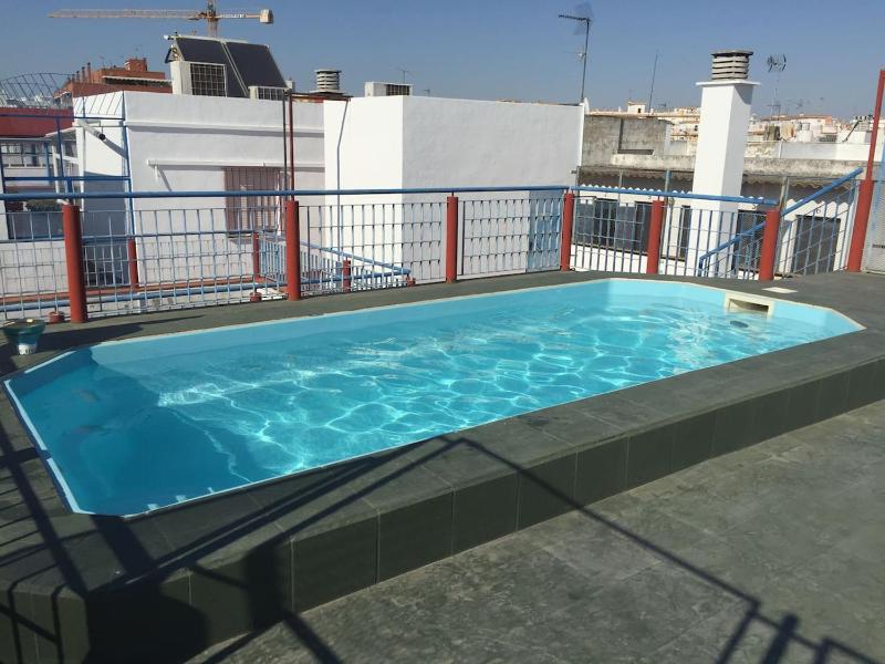 Selecta Apartamento con piscina en Calle Juzgado - image 1