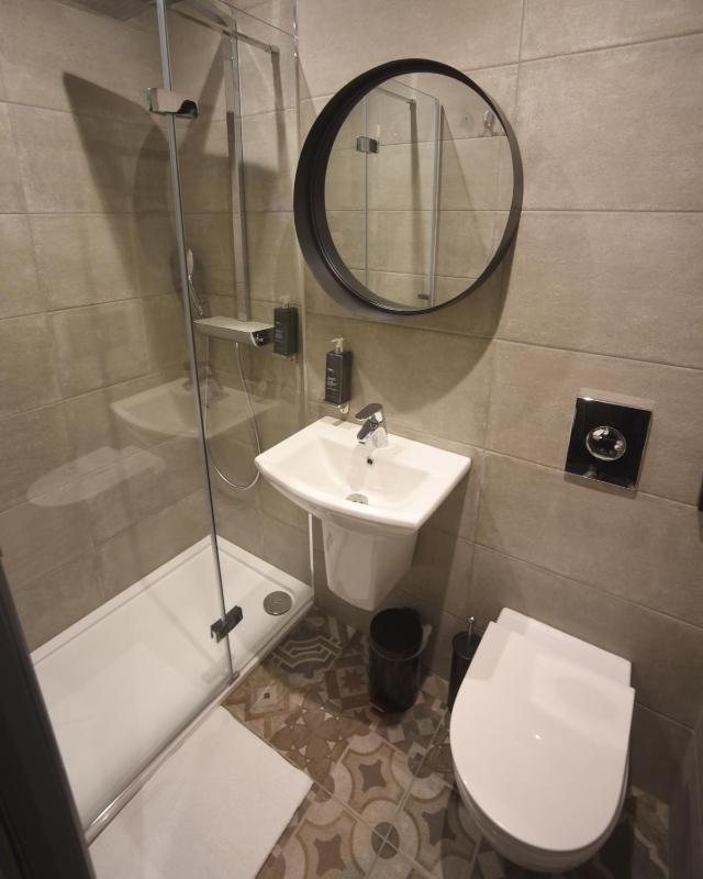 Deluxe Double Room image 2