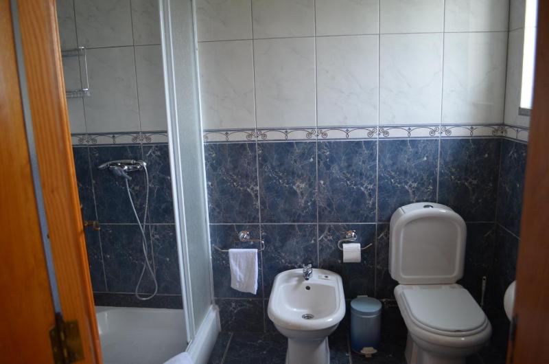 Deluxe Room (2 Adults + 1 Child) image 4