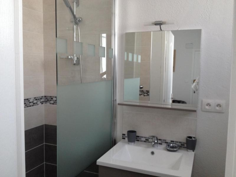 Studio (2 Adults) image 3