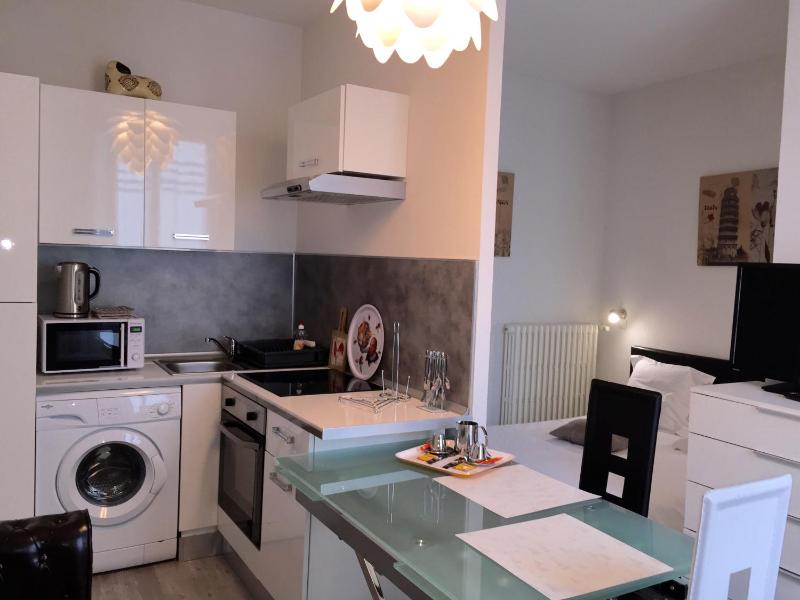 Studio (2 Adults) image 4