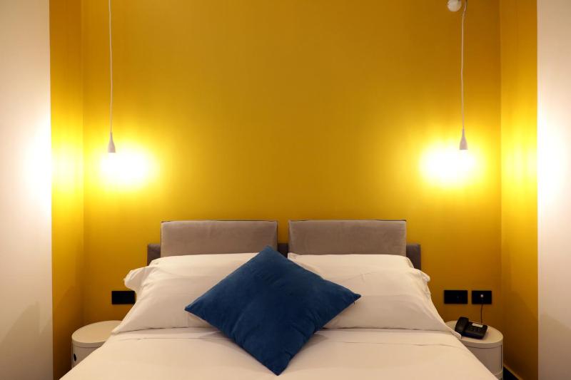 Double Room with Skylight image 2
