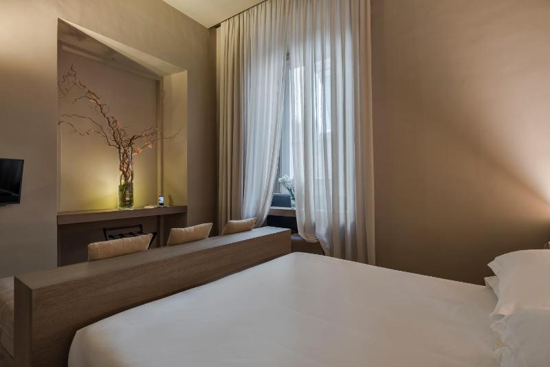 Superior Double Room image 3