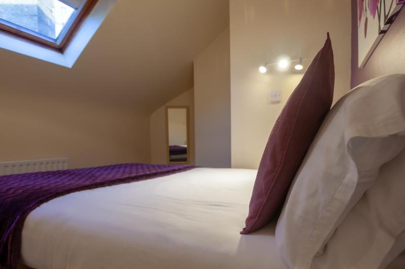 Single Room image 4