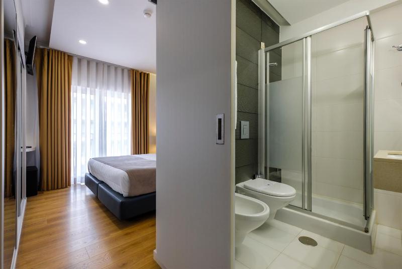 Double Room image 2