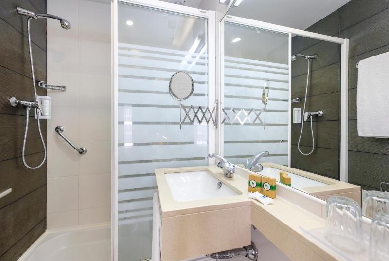 Triple Room image 1