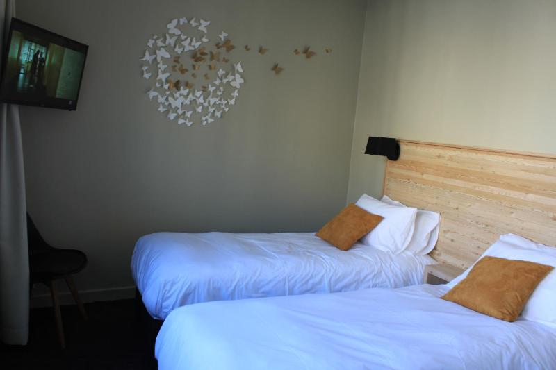 Twin Room image 1