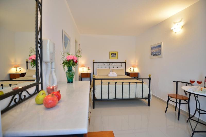 Traditional Double Room image 3