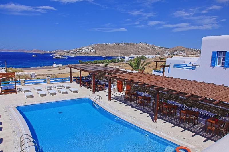 Maganos Apartments - image 1