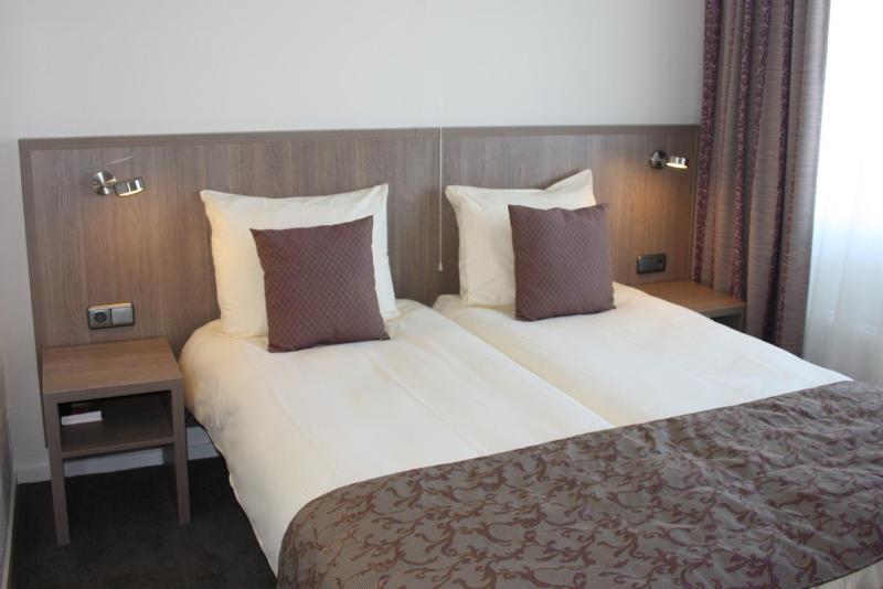 Standard Double Room image 4