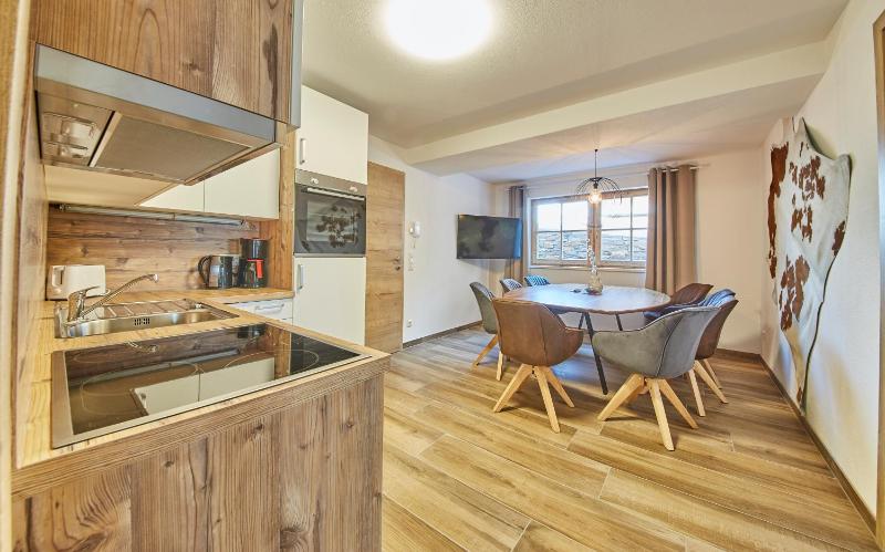 Three-Bedroom Apartment - Annex image 3