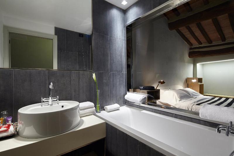 Junior Suite image 3