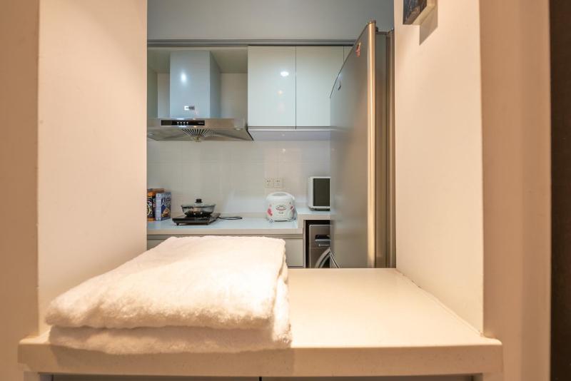 【Zhilian】Nice Two South-facing Bedroom Apartment Near Changshu Road Station - image 7